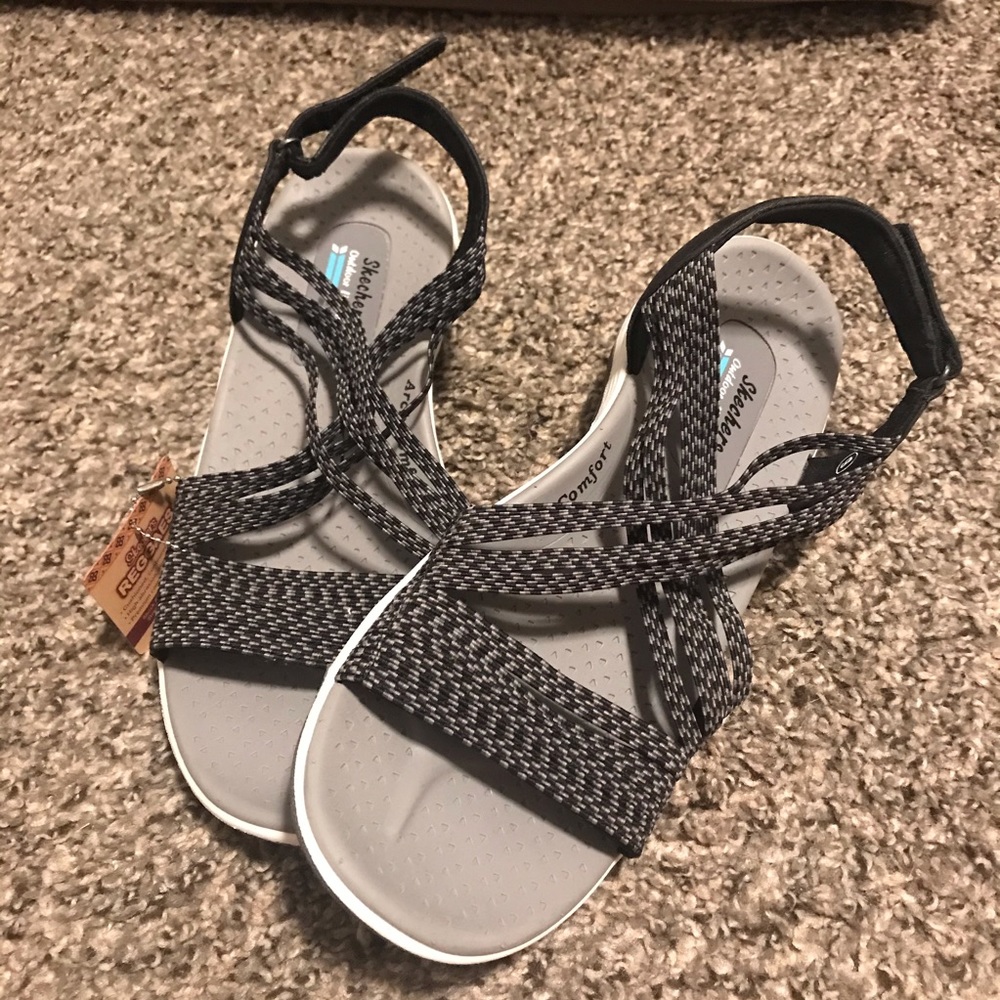 NWT Comfy and fun Skechers sandals. Size 9